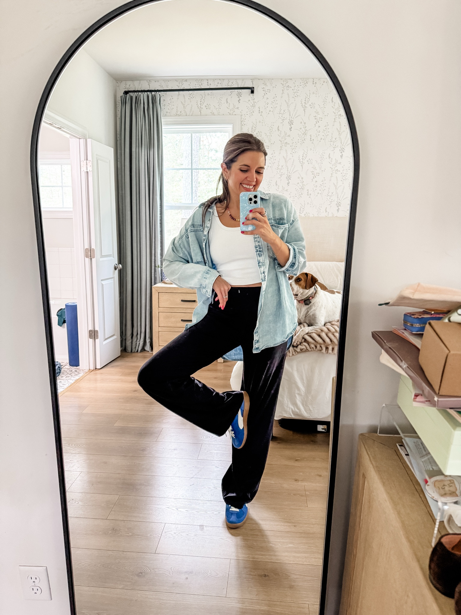 Favorite mom outfit formula the weekends! Weekend mom outfit: wide leg athletic pants, chambray top, built in bra tank. 

#LTKActive #LTKOver40 #LTKStyleTip