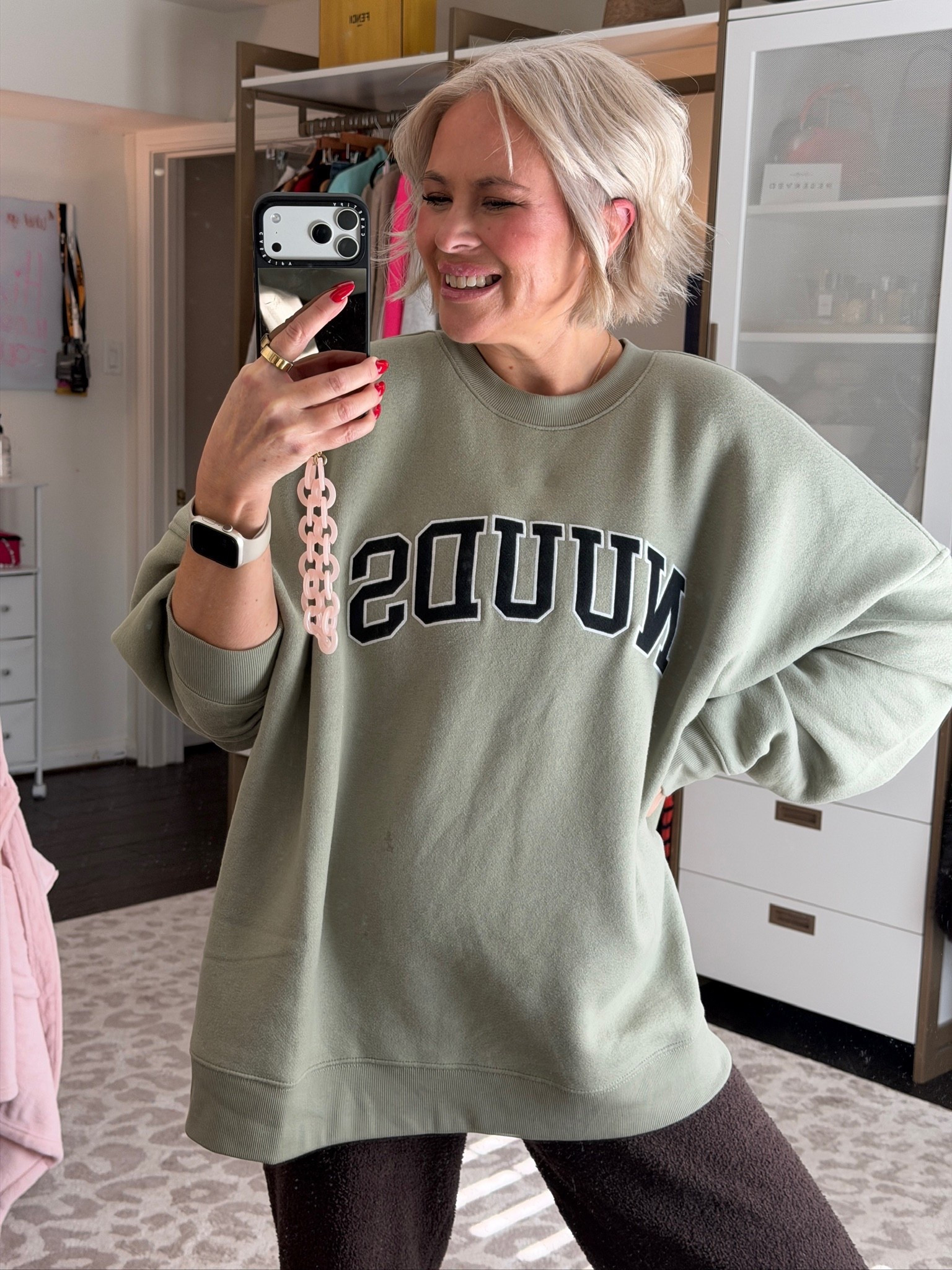 This sweatshirt is sooo comfy!!!

Sweatshirt, holiday sweatshirt, trendy fashion

#LTKHoliday #LTKootd