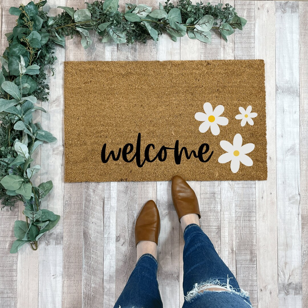 Daisy Doormat, Spring Doormat, Entryway Rug, Gift for Mom, Flower Doormat, Floral Door mat, Sprin... | Etsy (US)