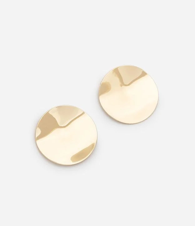 Brinco Botão Redondo de Metal com Textura Amassada Dourado | Renner (BR)