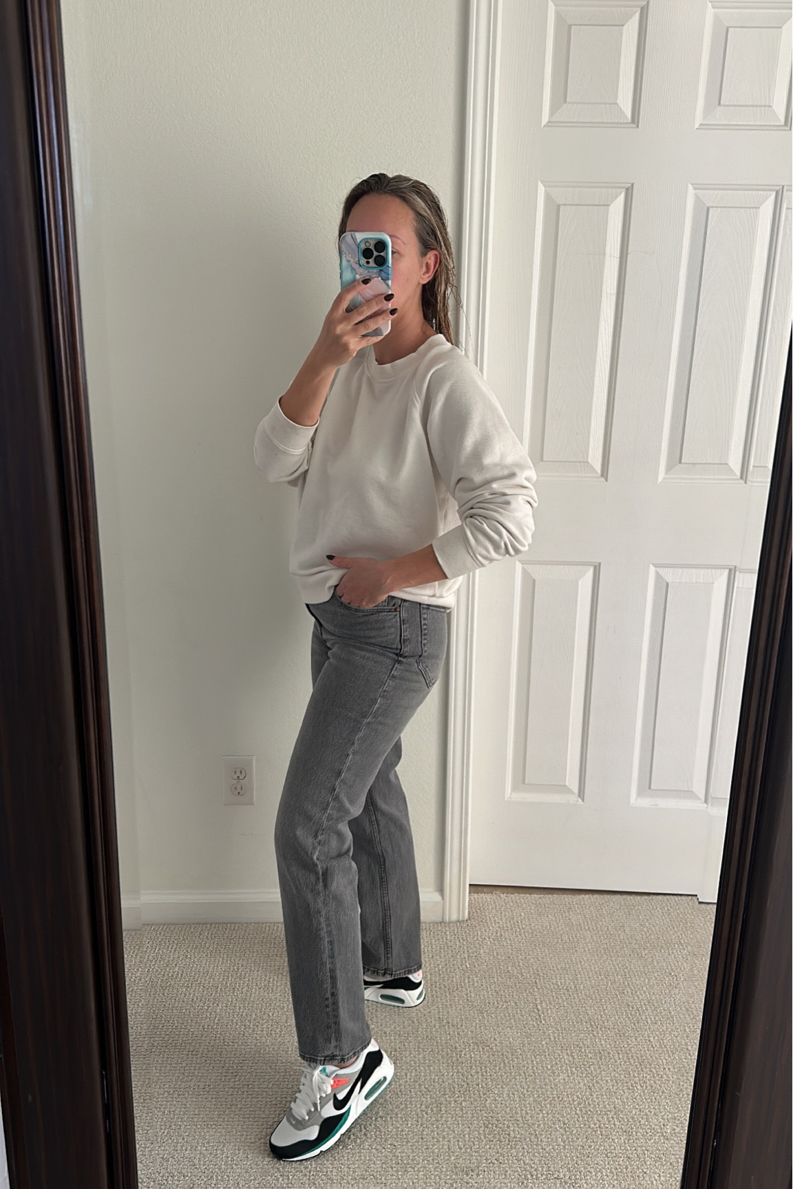 Abercrombie 90s jeans petite sneakers Nike order 1/2 size up