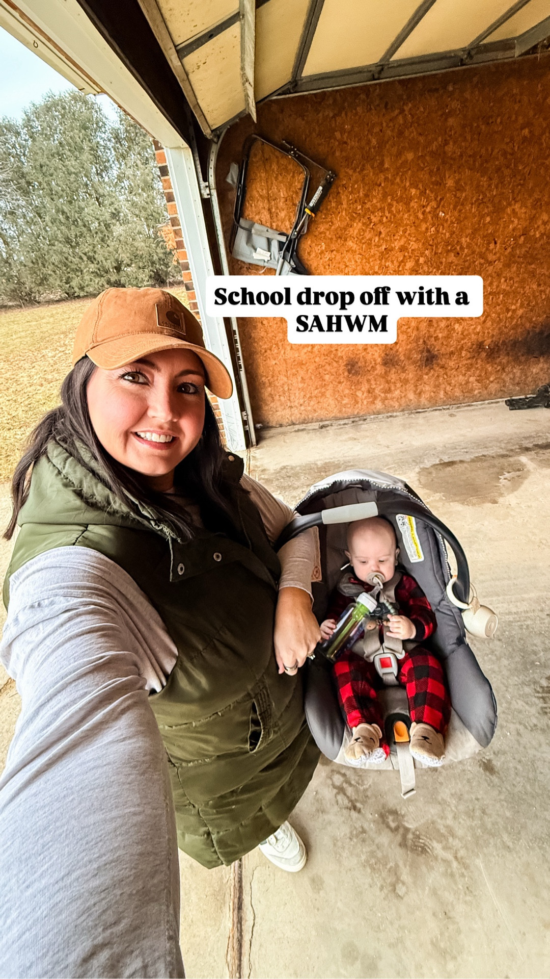 School drop off outfits don’t have to suck! ✨

Also SAHWM = stay at home working mom