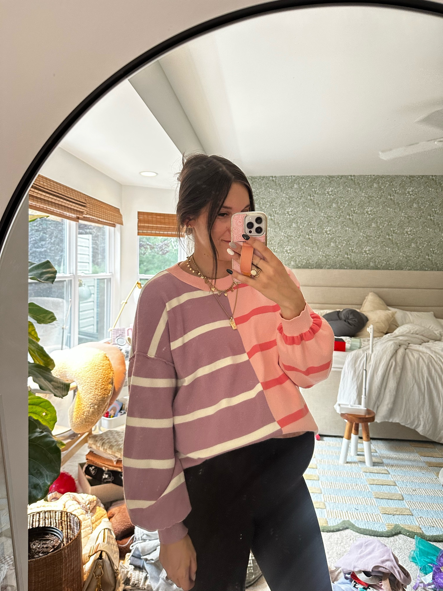 Bumpfit at 36 weeks! 

Tucked sweater into bra + high waisted leggings per usual