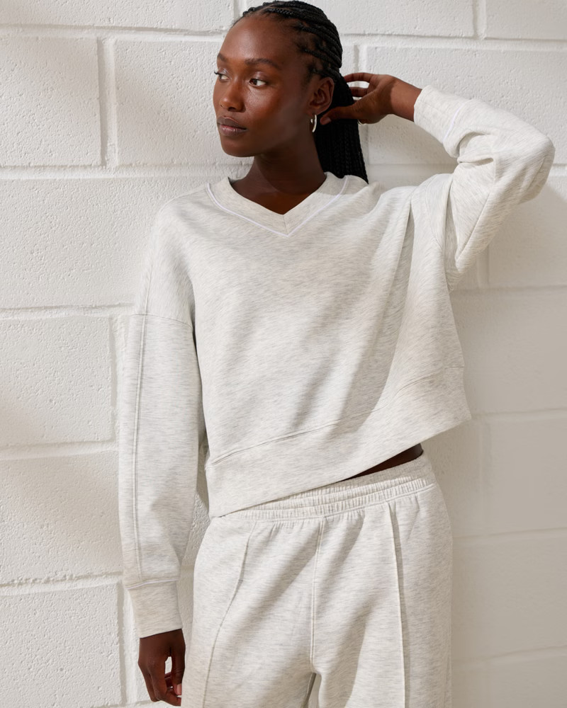 YPB neoKNIT V-Neck | Abercrombie & Fitch (US)