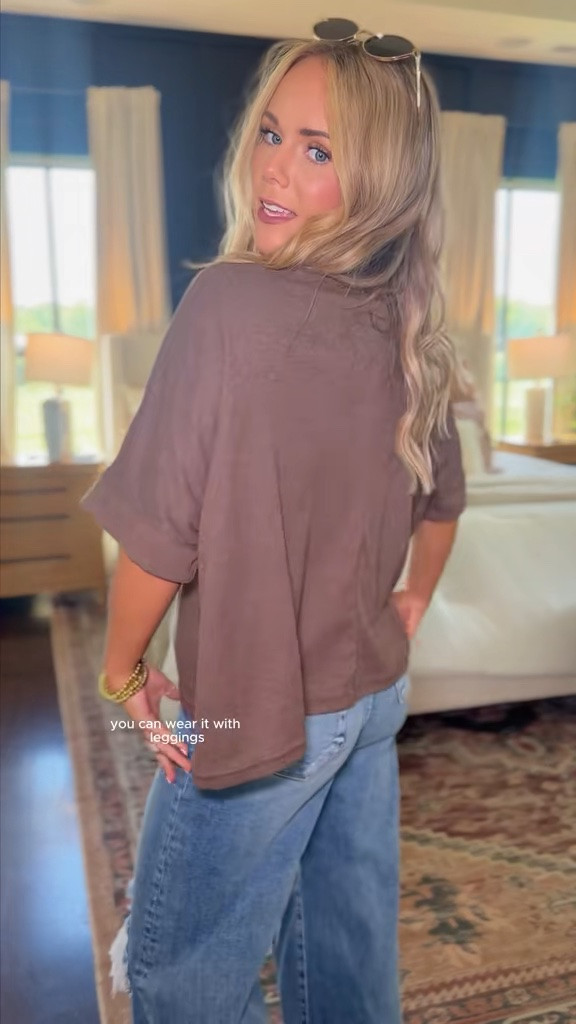 It’s just Elite. This will transition perfect for fall 🍁

#LTKootd #LTKmomlife