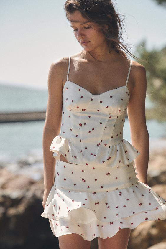 RUFFLED STRAWBERRY SATIN EFFECT TOP | Zara US