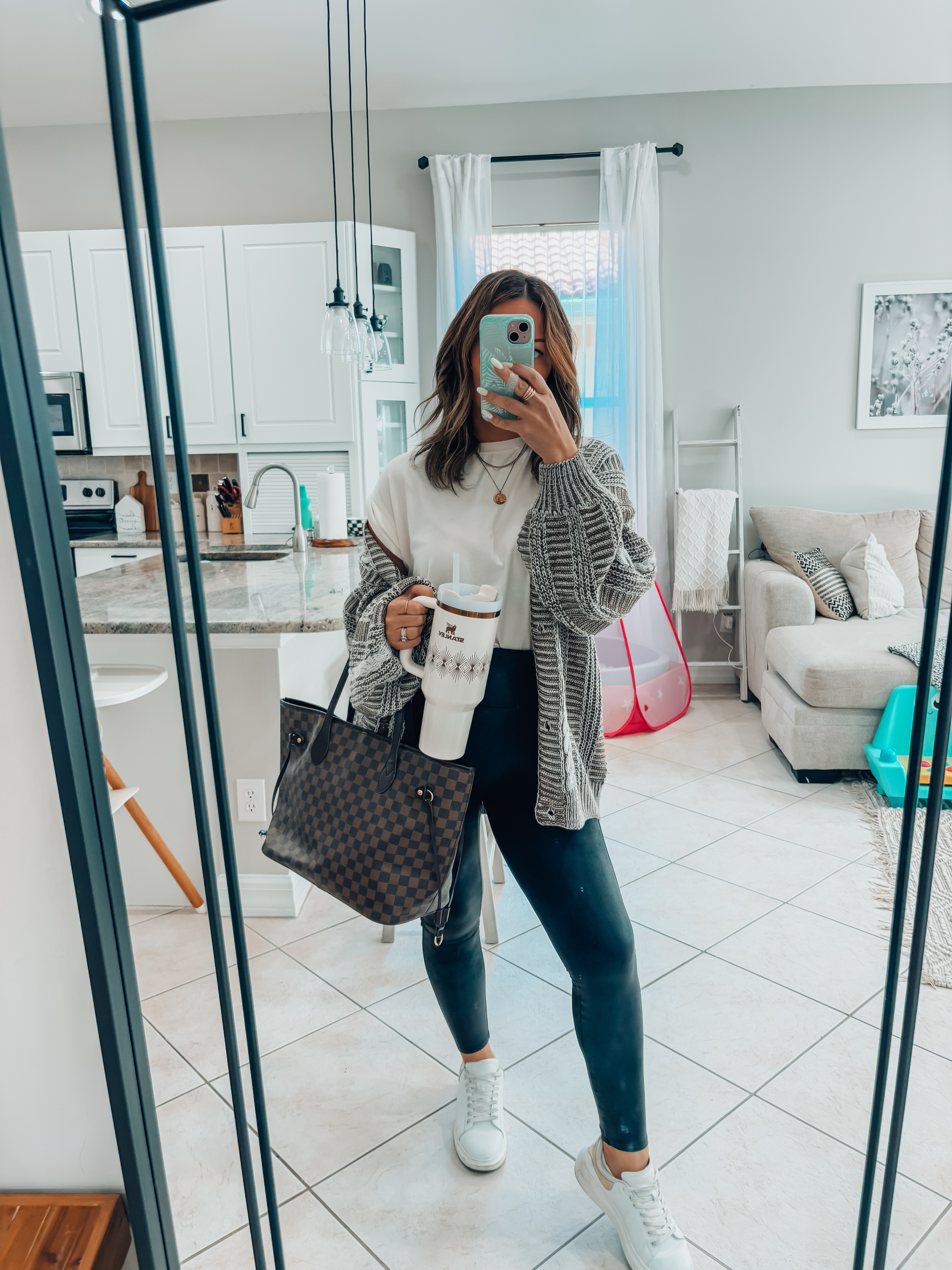 Mommy’s day out 🤎

#LTKStyleTip #LTKSeasonal #LTKFindsUnder50