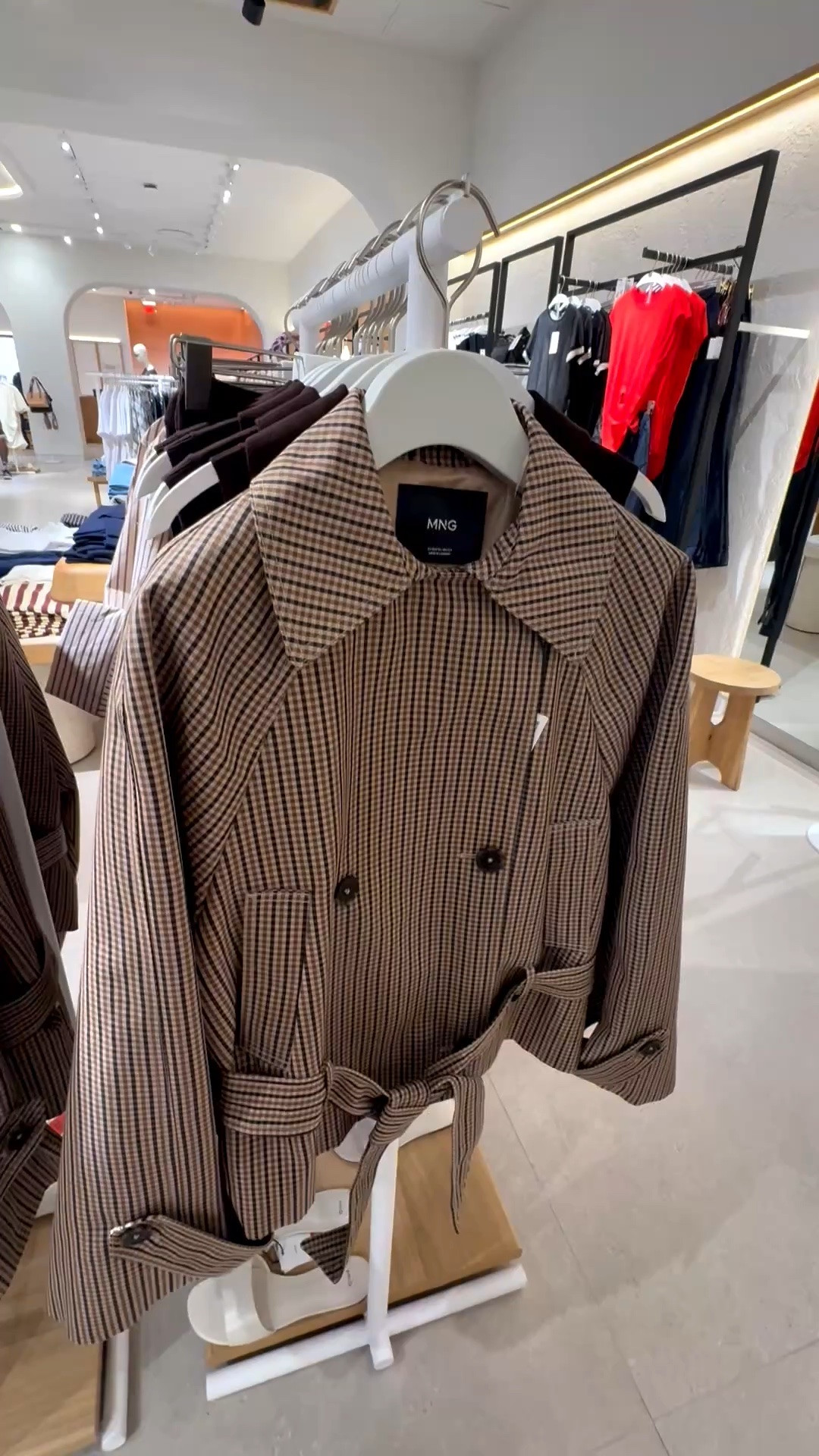 I’m obsessed with this cropped trench from Mango!

#LTKSeasonal