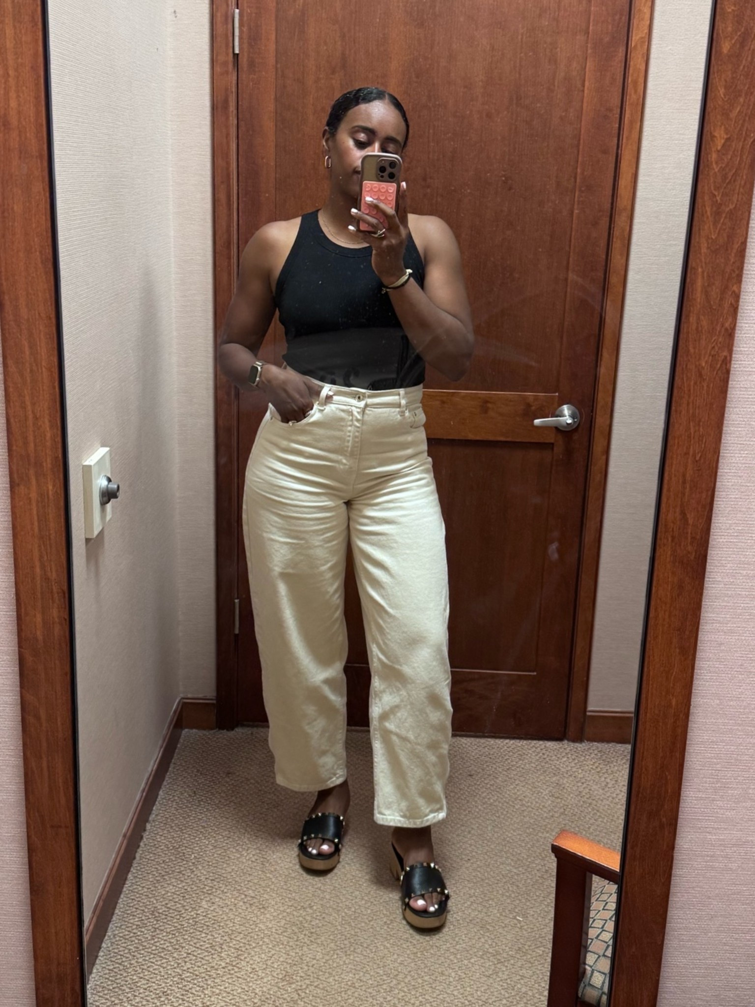 I’m playing catch up with some looks!

#LTKootd #LTKmomlife #LTKgrwm