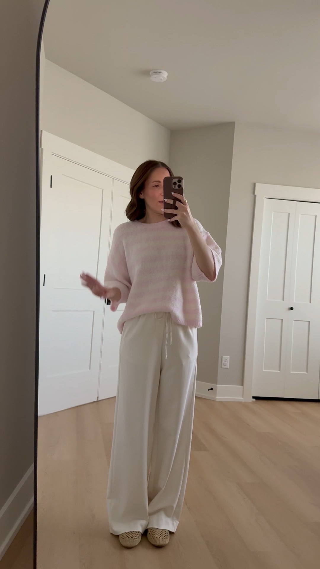 Teacher outfit idea 🍎 this combo is cute and comfortable. These pants are a look for less of our favorite pair from aritzia and this sweater tee is so soft! Wearing size small in both

Teacher outfit idea | teacher style | target style | classroom style | look for less | Target finds 

#LTKValentine