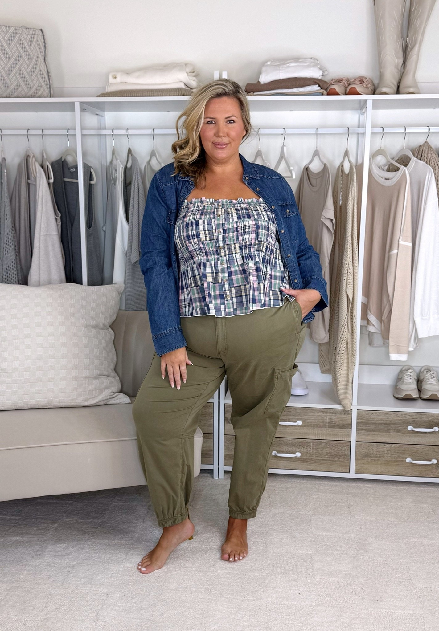 American Eagle haul! Jeans are a size 20. Everything else is a XXL! The denim button up won’t button and is too tight. Plus size, outfit inspo, fall fashion, mom life, apron belly

#LTKPlusSize #LTKMidsize #LTKSeasonal