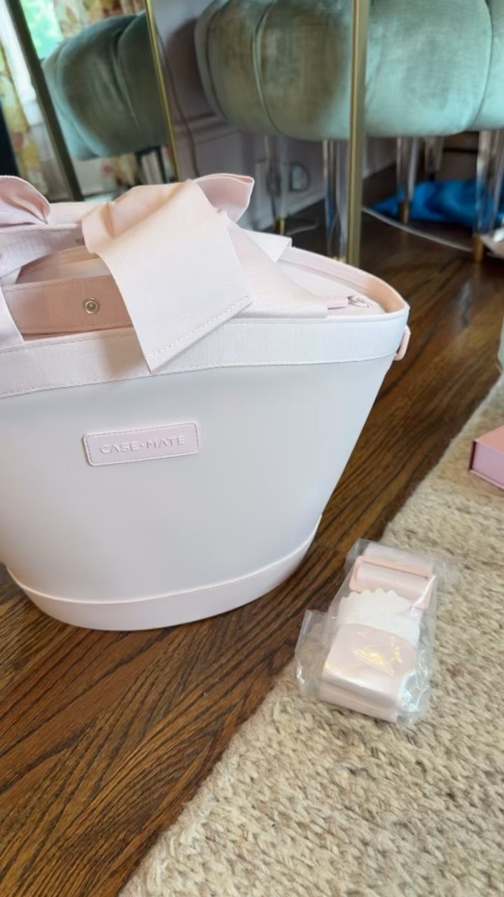 Our favorite jelly tote now comes in a cooler! How adorable is this?!?
*use my code MIXANDMATCH20 at Case-Mate

#LTKSeasonal #LTKOver40 #LTKmomlife