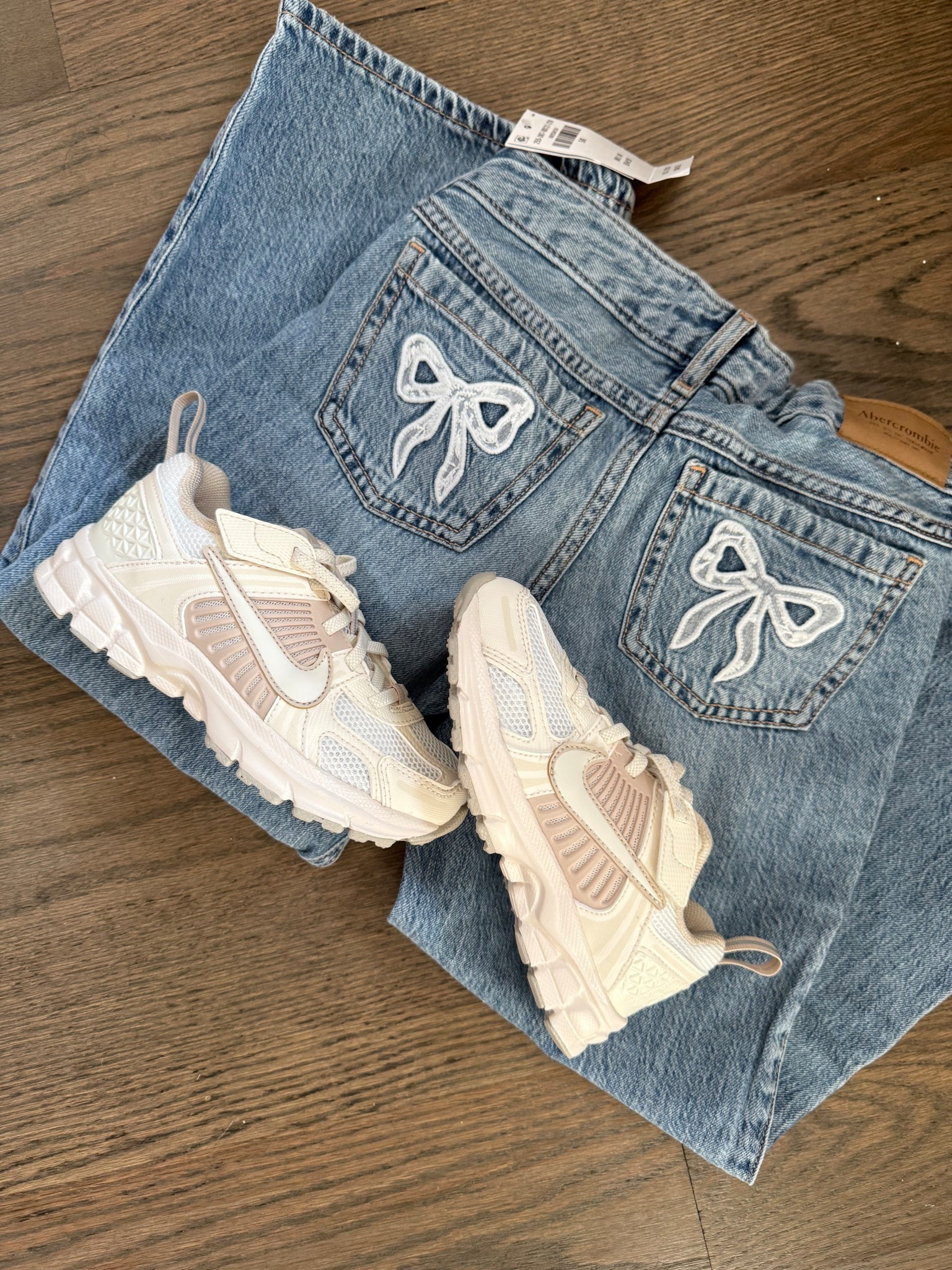 40% off jeans! Back to school 

#LTKFindsUnder100 #LTKSeasonal #LTKKids