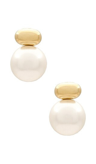 SHASHI Empress Pearl Earring in Metallic Gold. | Revolve Clothing (Global)