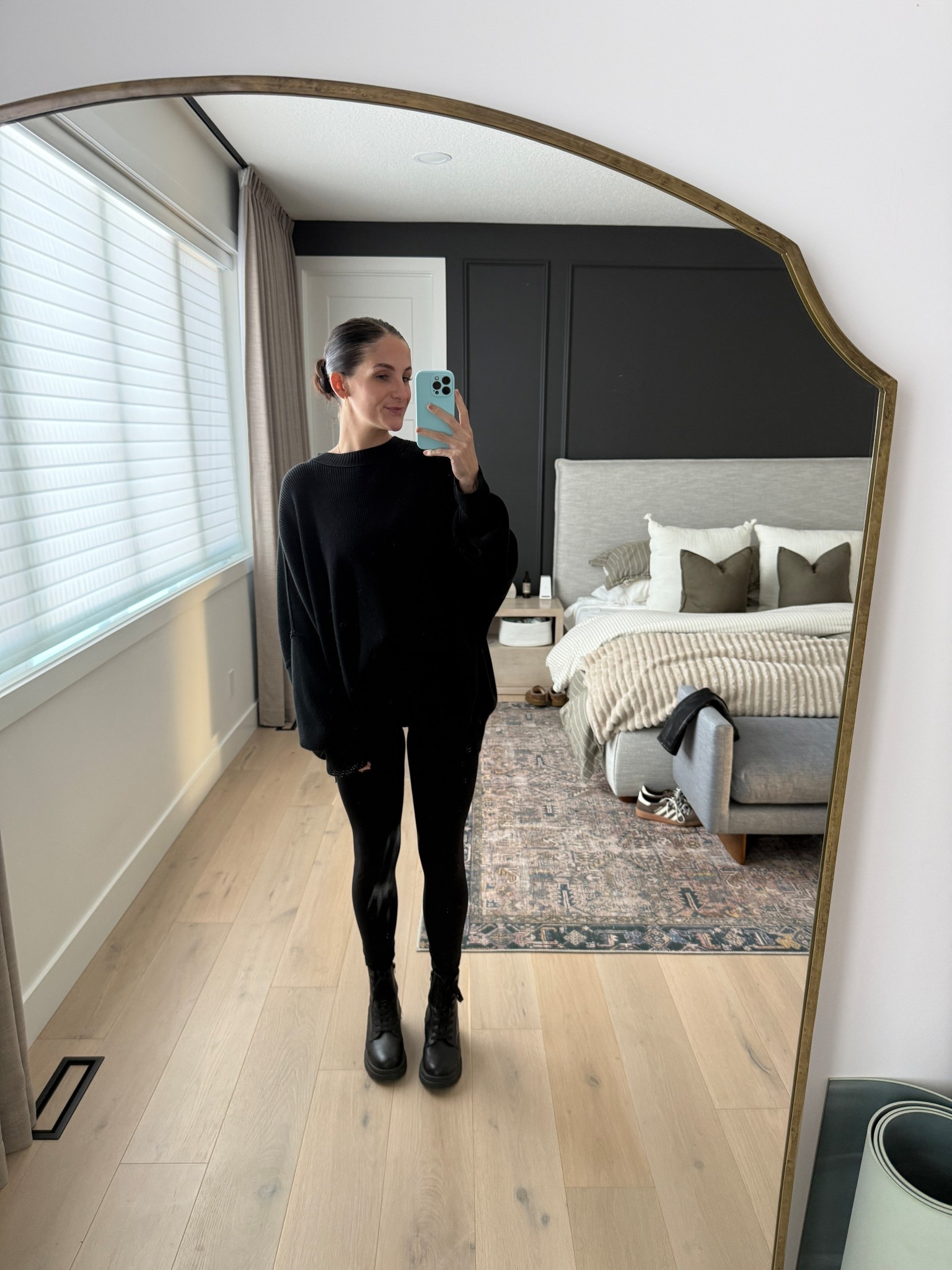Can never go wrong with an all black look & a slick back 

#LTKdatenight #LTKcanada #LTKstyletip