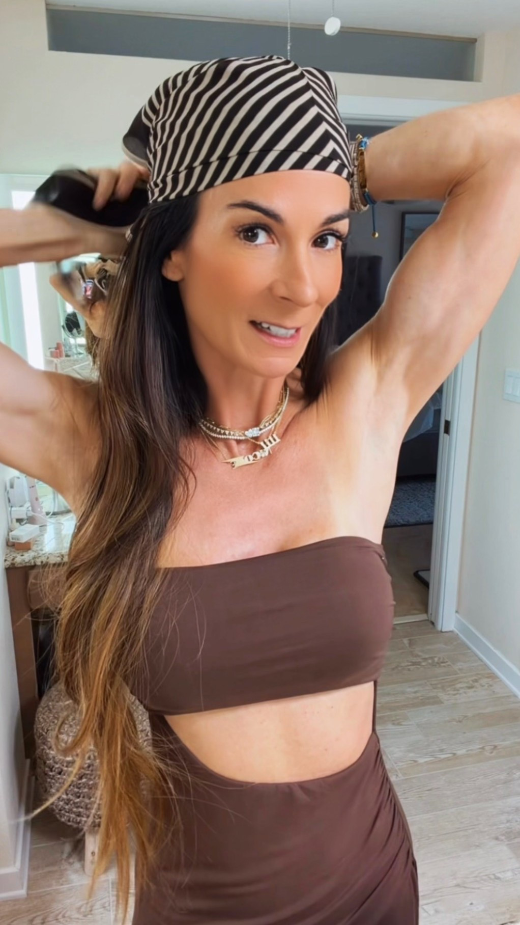 POV: You don’t feel like washing your hair, so you throw on a scarf, add a little instant tan, and somehow end up looking way more put together than planned. 🤎✨

Tonight’s recipe:
✔️ Brown dress that understood the assignment
✔️ Scarf hiding day-four hair
✔️ Instant tan working overtime
✔️ A friend’s birthday bar crawl

Proof that sometimes the best looks happen when you’re just trying to make it out the door. 😘

#NicoleColeeStyle #Over40Style #FashionOver40 #StyleInspo #GRWM

#LTKootd #LTKgrwm #LTKdayinmylife