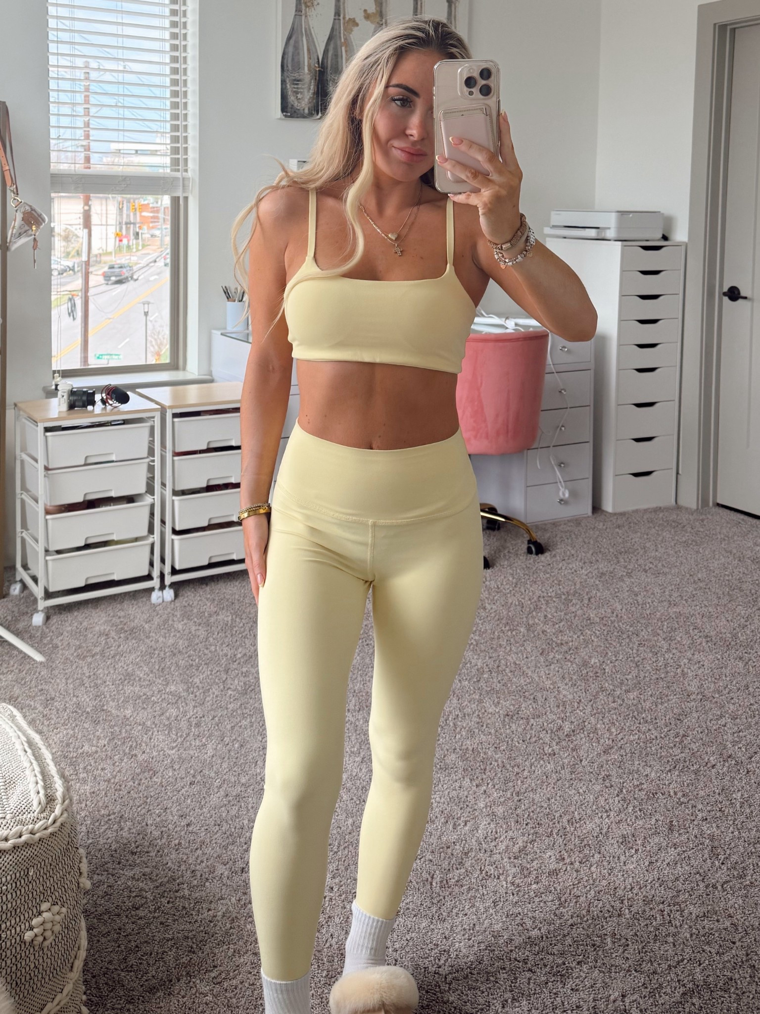 use code “HANNAH” for 20% athluna! 🧈💛 wearing an xs in both

#LTKActive #LTKfitnessgoals #LTKootd