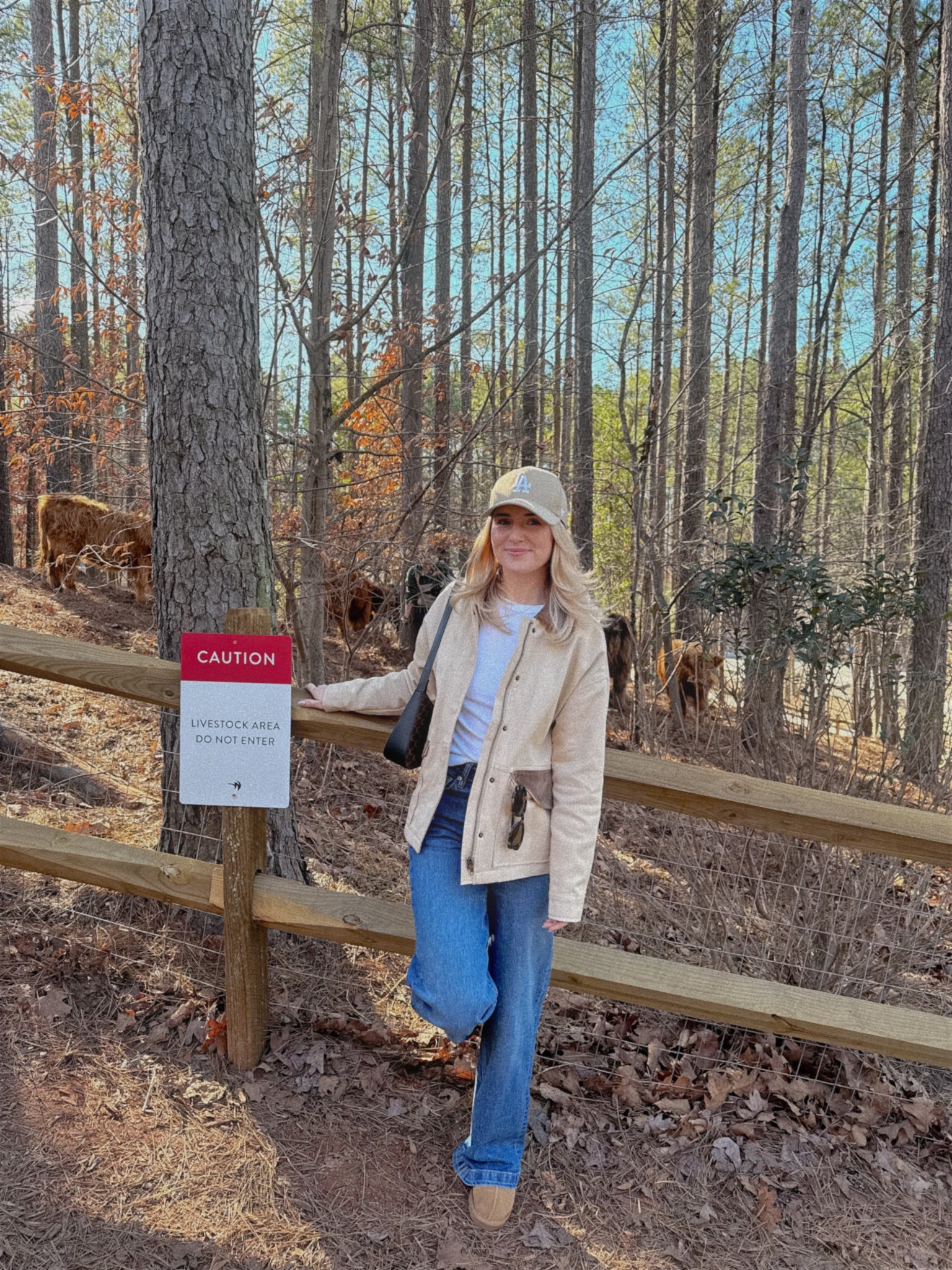 Not an outdoors girl but I do love a good neutral fit 🤎 sharing this easy weekend outfit 

#LTKootd #LTKFindsUnder100 #LTKdayinmylife