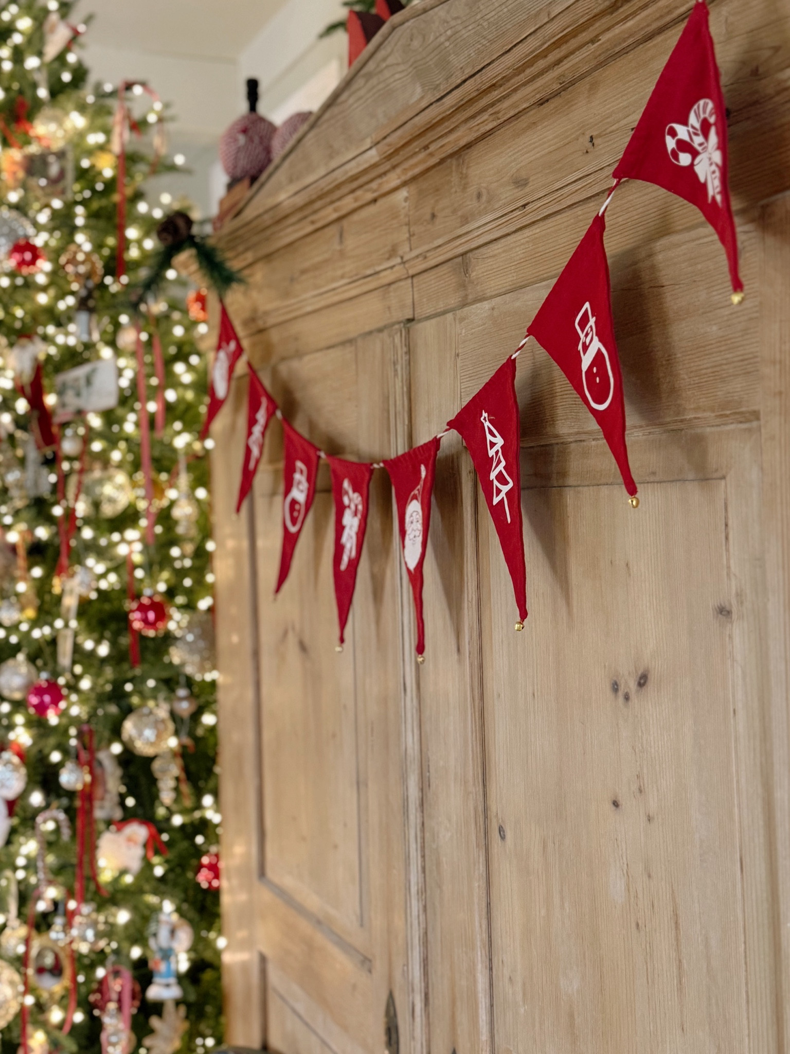 Cozy Christmas banner that comes in this gorgeous red & a cozy neutral color as well. 

#LTKSeasonal #LTKHome #LTKHoliday