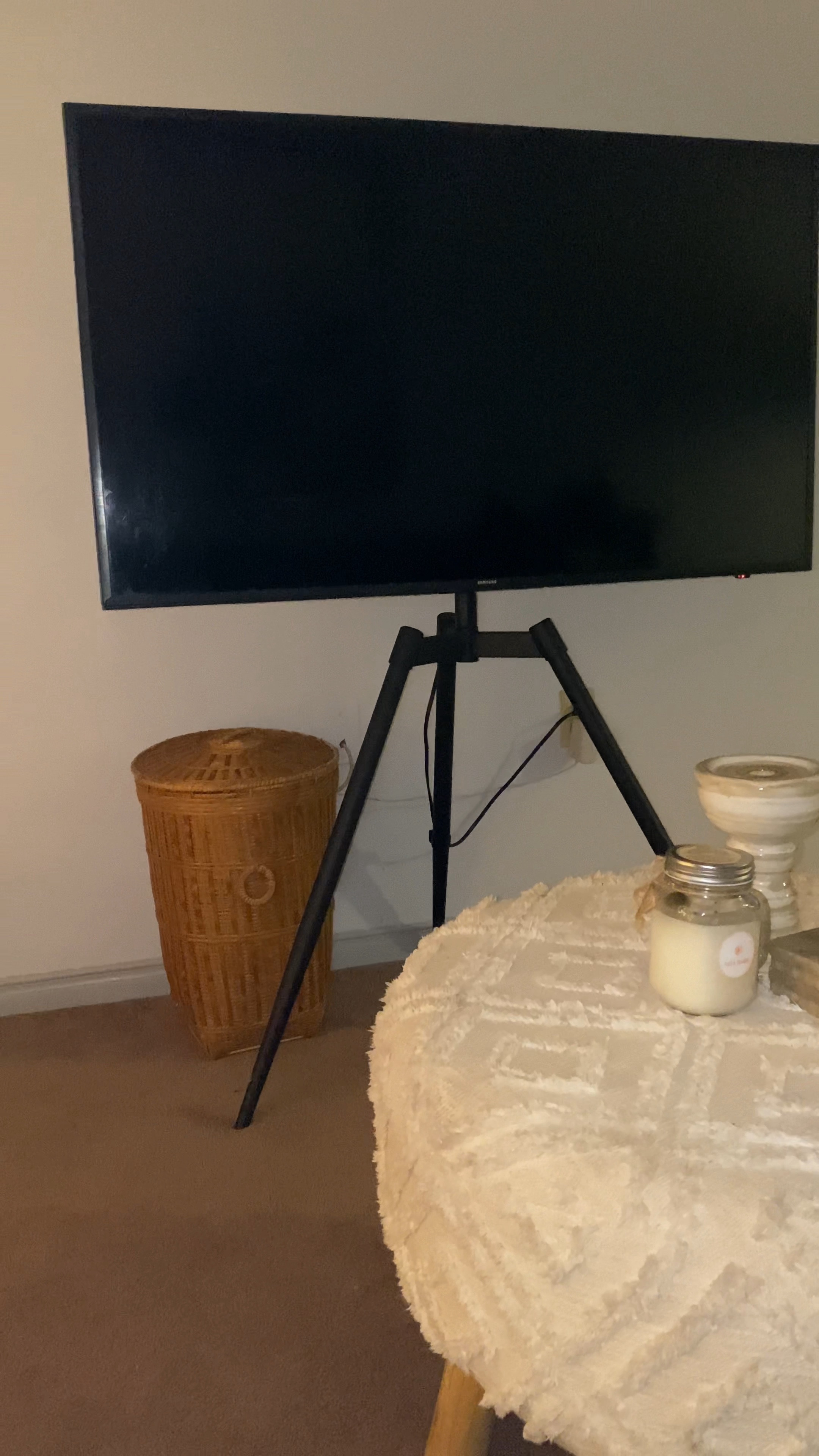 Minimal TV stand 

I fell in love with the uniqueness of this TV stand. It looks like my Tv could walk. 

#LTKsalealert #LTKVideo #LTKhome