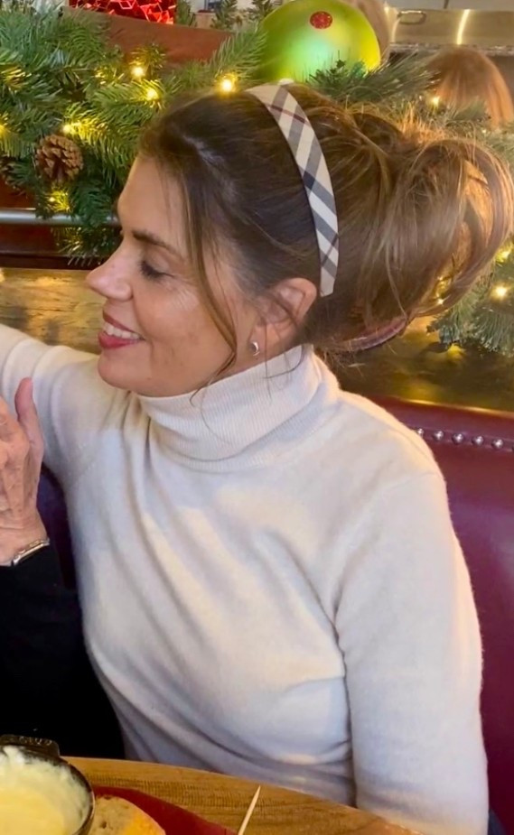 This messy scrunchie bun truly saved me this holiday season…

Hair hack , up do , beauty hack, hair style , headband style

#LTKdayinmylife #LTKFindsUnder50 #LTKBeauty