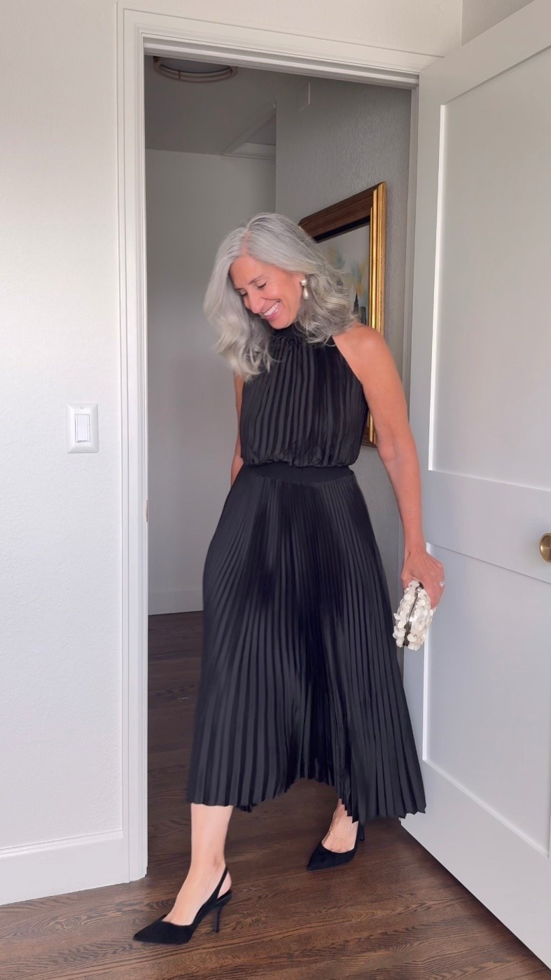 🖤 Mother of the Bride and Wedding Guest Dresses

This black pleated halter midi has a high mock neck that elongates beautifully and the accordion pleated skirt moves with total effortless sophisticated grace from the ceremony to the final dance.

Save this for your next invitation. 

Share it with a friend who's shopping. 💌

Sizing | 5'4½" | 133 | medium or 6

Wedding Guest Dress | Fashion over 50 | Mother of the Bride | Mother of the Groom | Black Tie | Formal Gown | Summer Wedding | Dresses to Hide Belly

#LTKSeasonal #LTKOver40 #LTKWedding