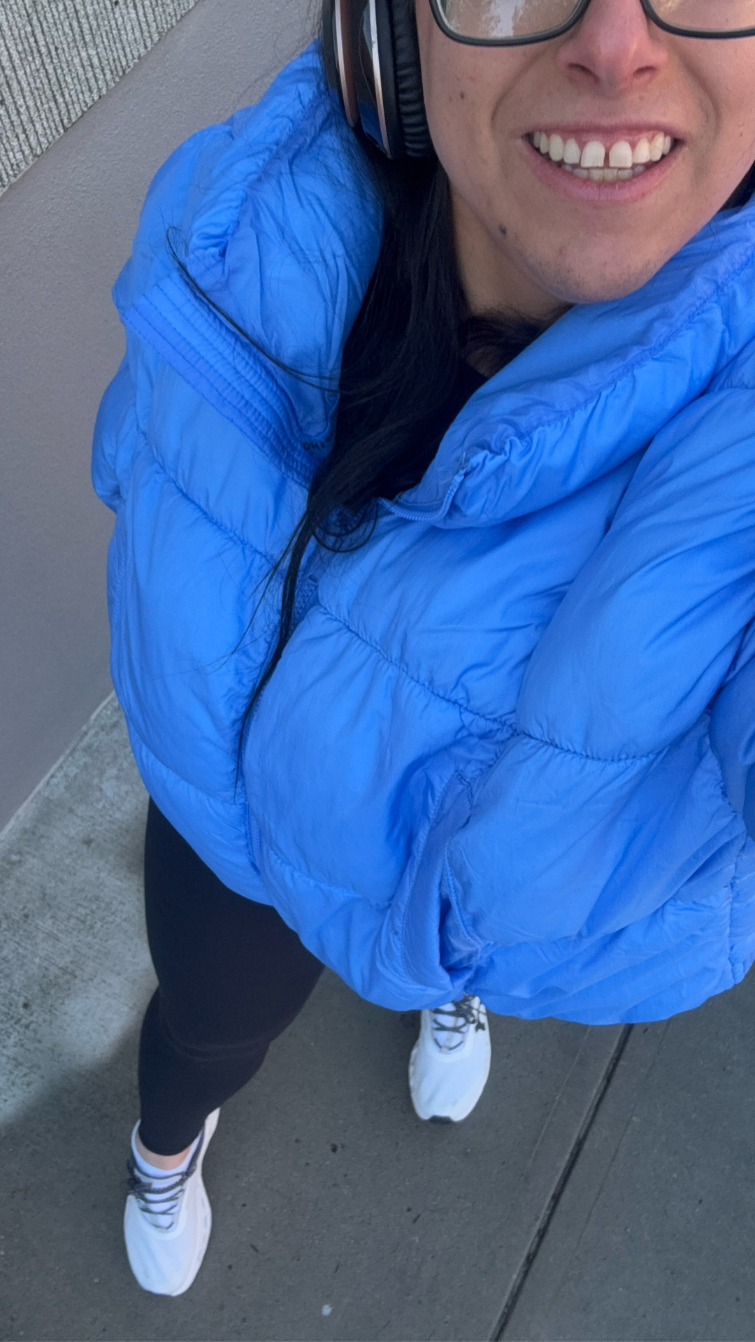 I got the winter ❄️blues. The @fpmovement puffer is super comfy, warm..and this color 😱Great for running errands, heading to the gym or Pilates studio and outdoor activities. Great holiday gift for yourself and someone else of course. 

#LTKActive #LTKHoliday #LTKmorningroutine