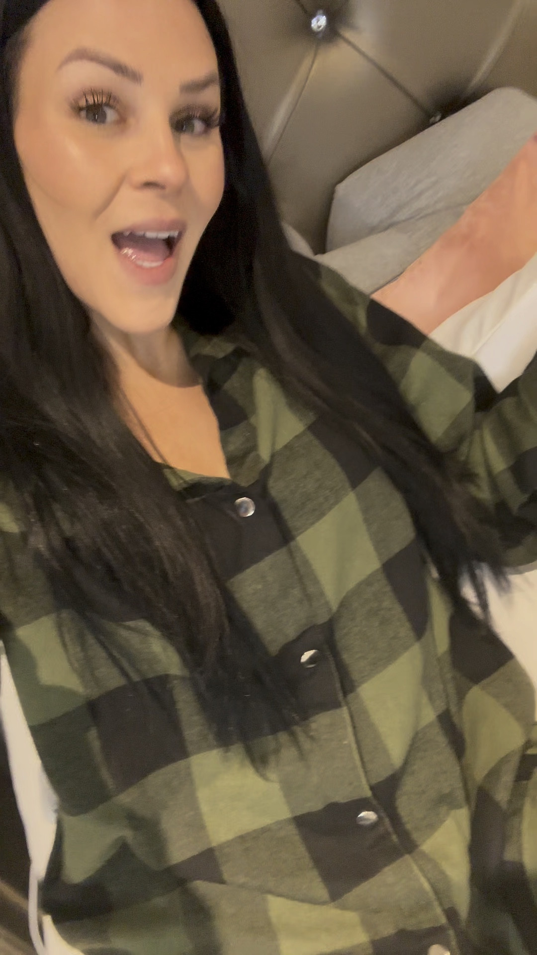 Stepping into fall vibes with ZEAGOO Women's 2024 Fashion Fall Clothes! 🍁 Loving the twist front cutout top - it's all about that cozy crew neck and rib knit detail. Stay stylish and snug in this winter pullover! #ZEAGOO #FallFashion #WinterReady #OOTD

#LTKFindsUnder50 #LTKSaleAlert #LTKActive