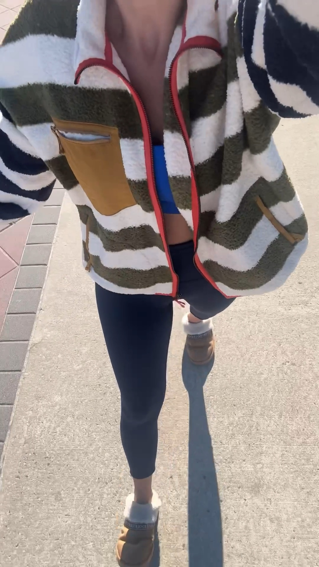 My favorite favorite favorite leggings are on sale! Ends tmrw! Love working out in them. I have them in navy and black — you won’t reach for another pair! @spanx 