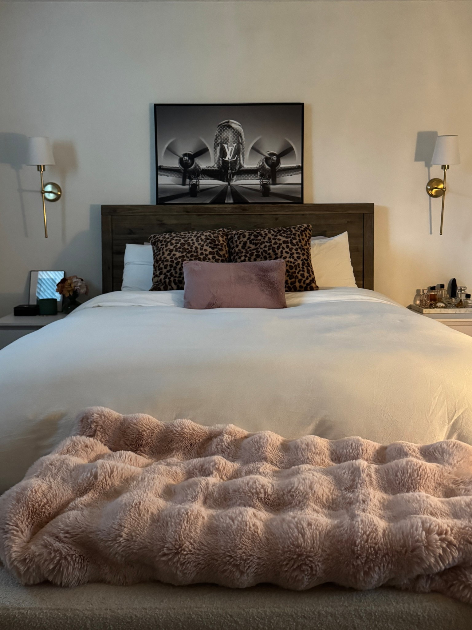 cozy bedroom 

#LTKGiftGuide #LTKCyberWeek #LTKHome