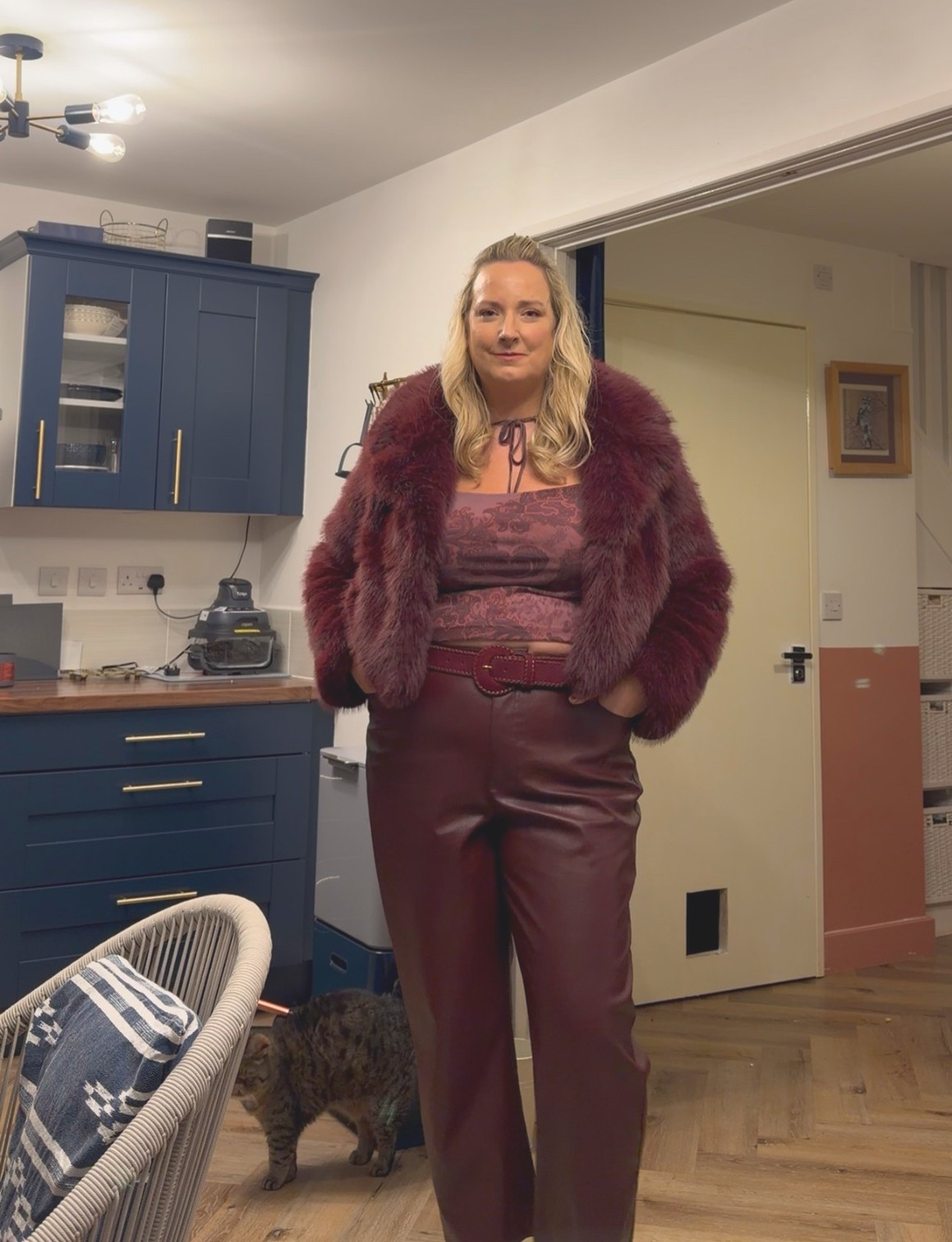 Curry and shuffleboard ootn followed by a bit of dancing post games 😂
Rodney cat also wanting limelight 😂😂

#LTKautumn #LTKdatenight #LTKplussize