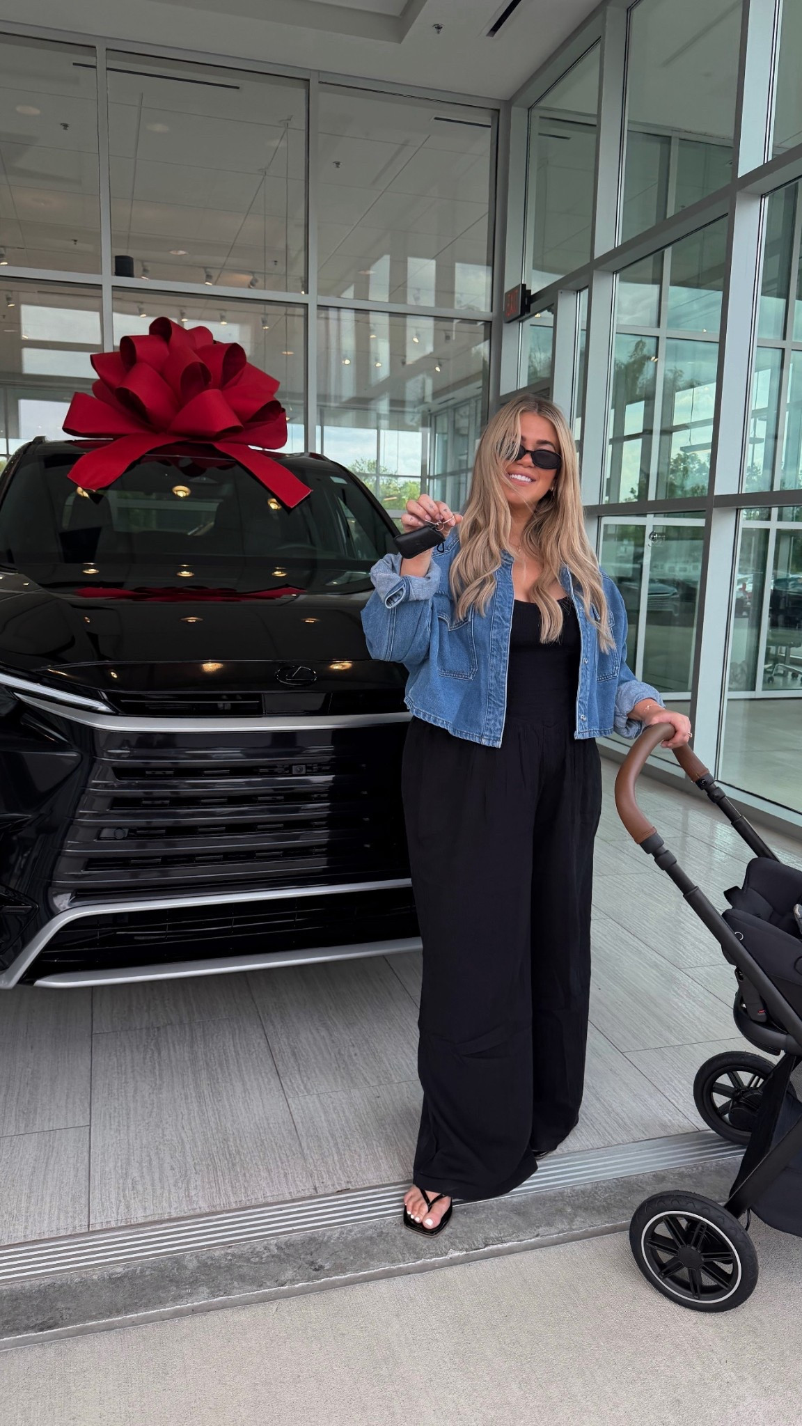 Perfect postpartum outfit 👏🏼
Jumpsuit — large (sooo comfy) 
Denim jacket — large 