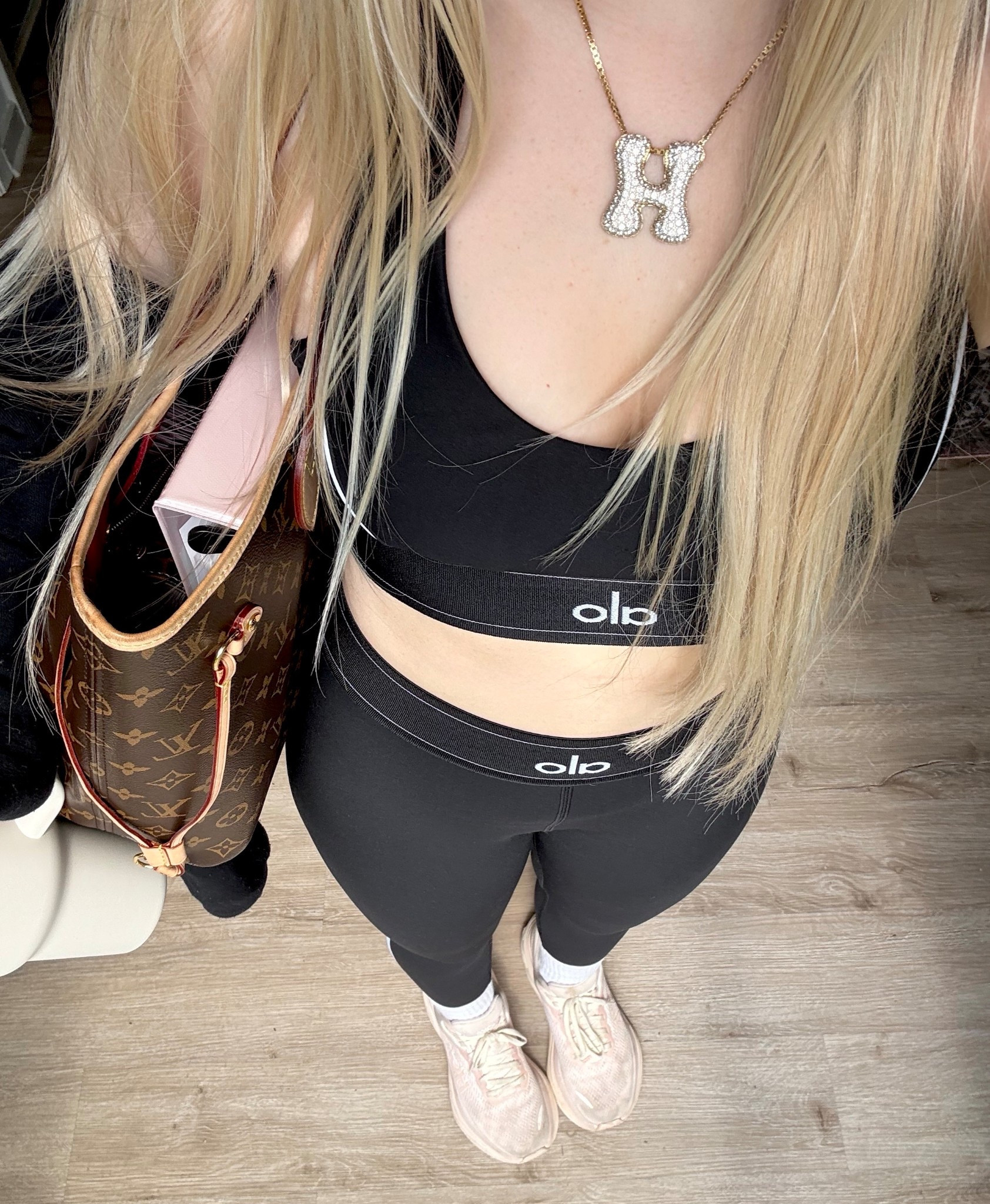 Activewear ootd 

#LTKPetite #LTKootd #LTKfitnessgoals