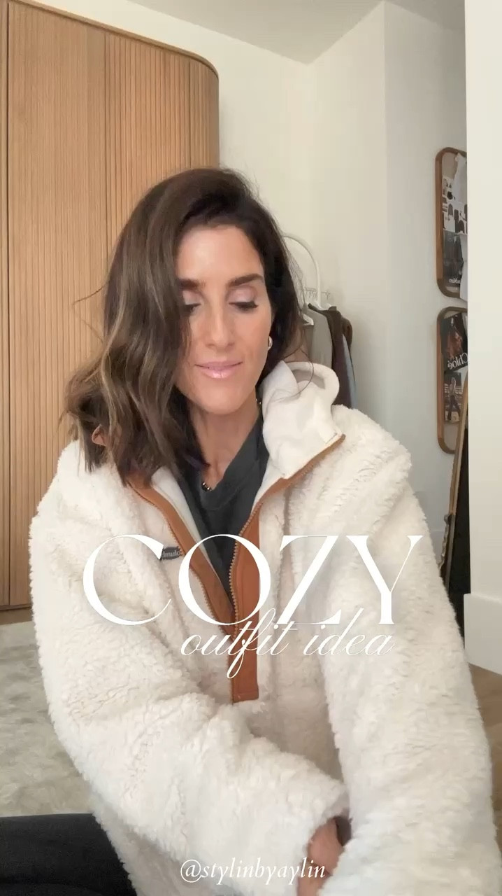 I know you girls like cozy like I do and this Sherpa jacket is so good🙌🏼 
StylinByAylin, Aylin

#LTKBeauty #LTKStyleTip #LTKSeasonal