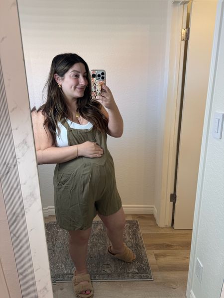 Casual romper for summer! Very airy and lightweight material with a comfortable, loose fit! 

Romper size medium 
Longline sports bra size medium 

Summer outfit, casual ootd, overalls, petite overalls, maternity friendly, bump friendly summer jumpsuit, short overalls, linen blend 



#LTKBump #LTKStyleTip #LTKFindsUnder50