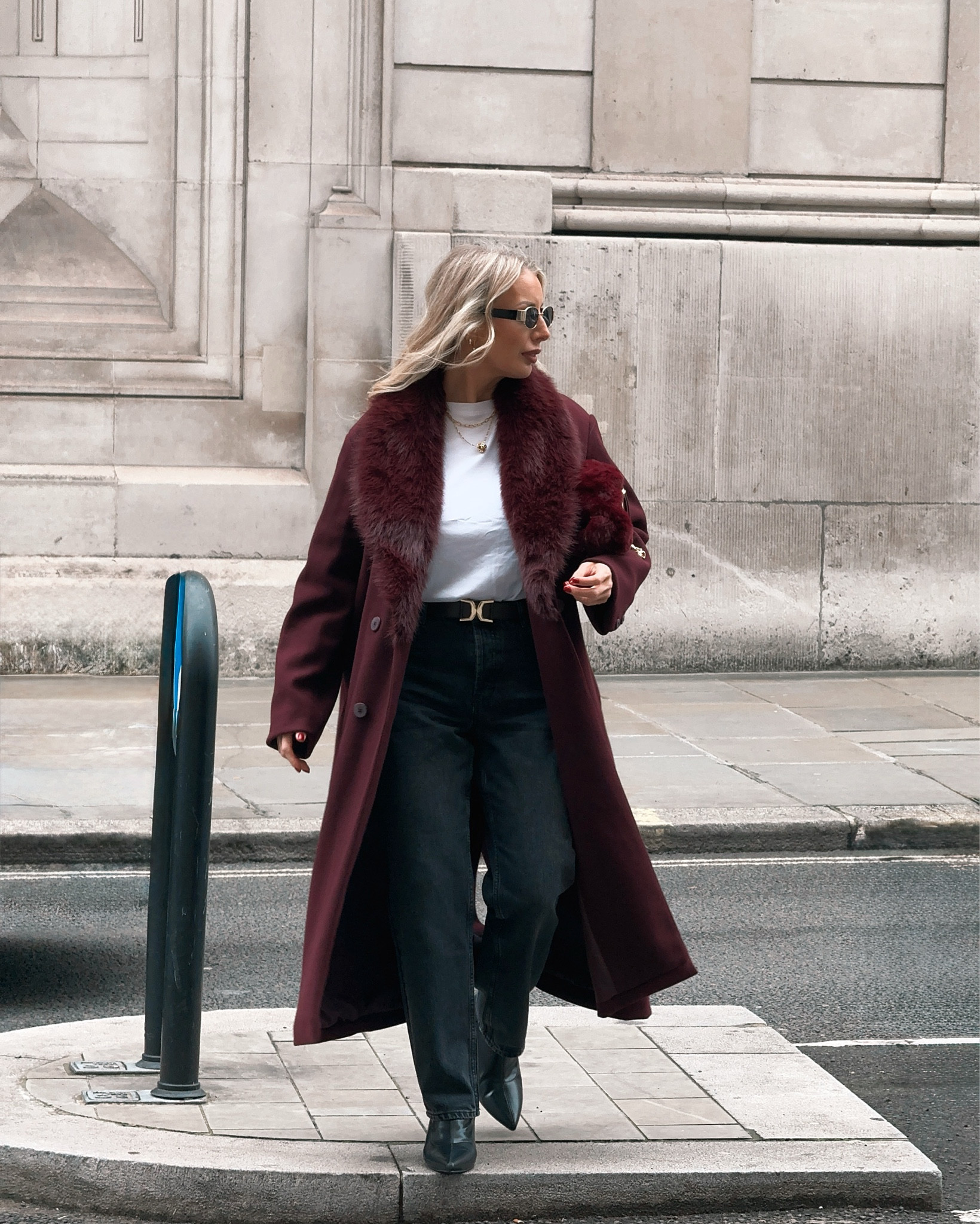 I wear size medium in the coat and size 30 in the jeans 

#LTKCyberWeek #LTKmidsize #LTKwinter