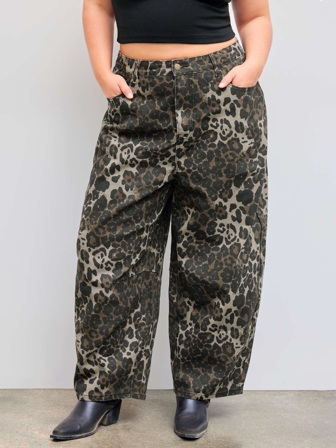 Cider Denim Mid Rise Leopard Pocket Barrel-leg Jeans Curve & Plus | Cider