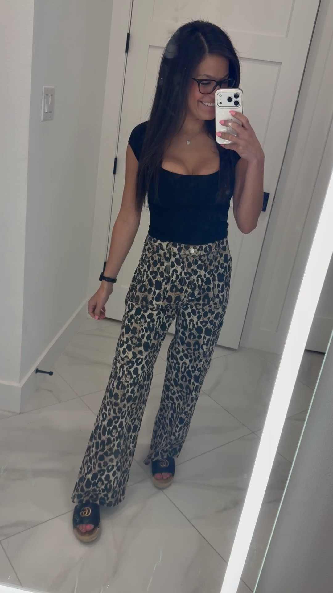 These viral Walmart cargo pants paired with a Garage top are such a good combo — comfy, on-trend, and effortlessly cool.

Perfect for casual days, errands, concerts, or on-the-go outfits when you still want to look put together. 

#WalmartFinds #GarageStyle #CargoPants #CasualChic #OnTheGoStyle #EverydayOutfit 

#LTKPetite #LTKootd