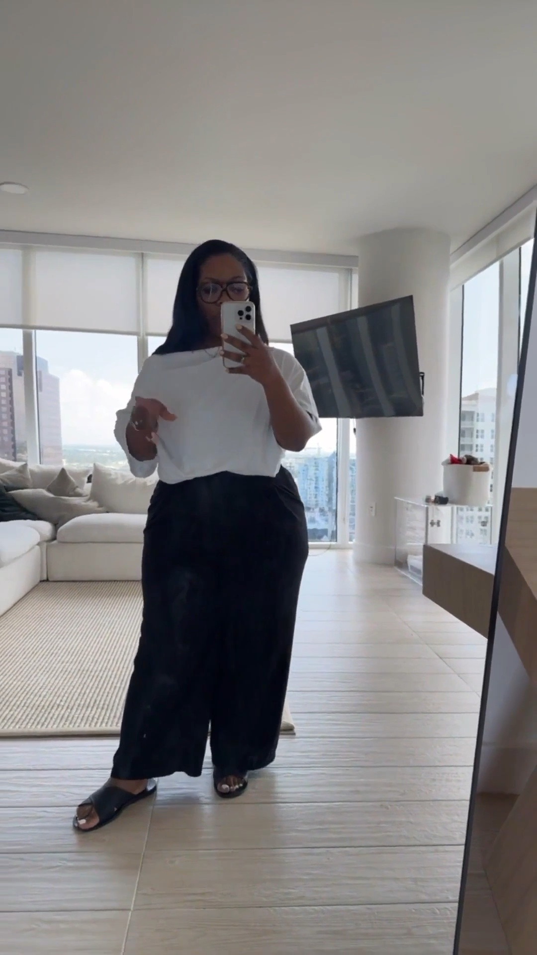 Quick + easy OOTD

Sizing: 
Top: L (could size down to Medium)
Bottoms: XL

#LTKPetite #LTKMidsize