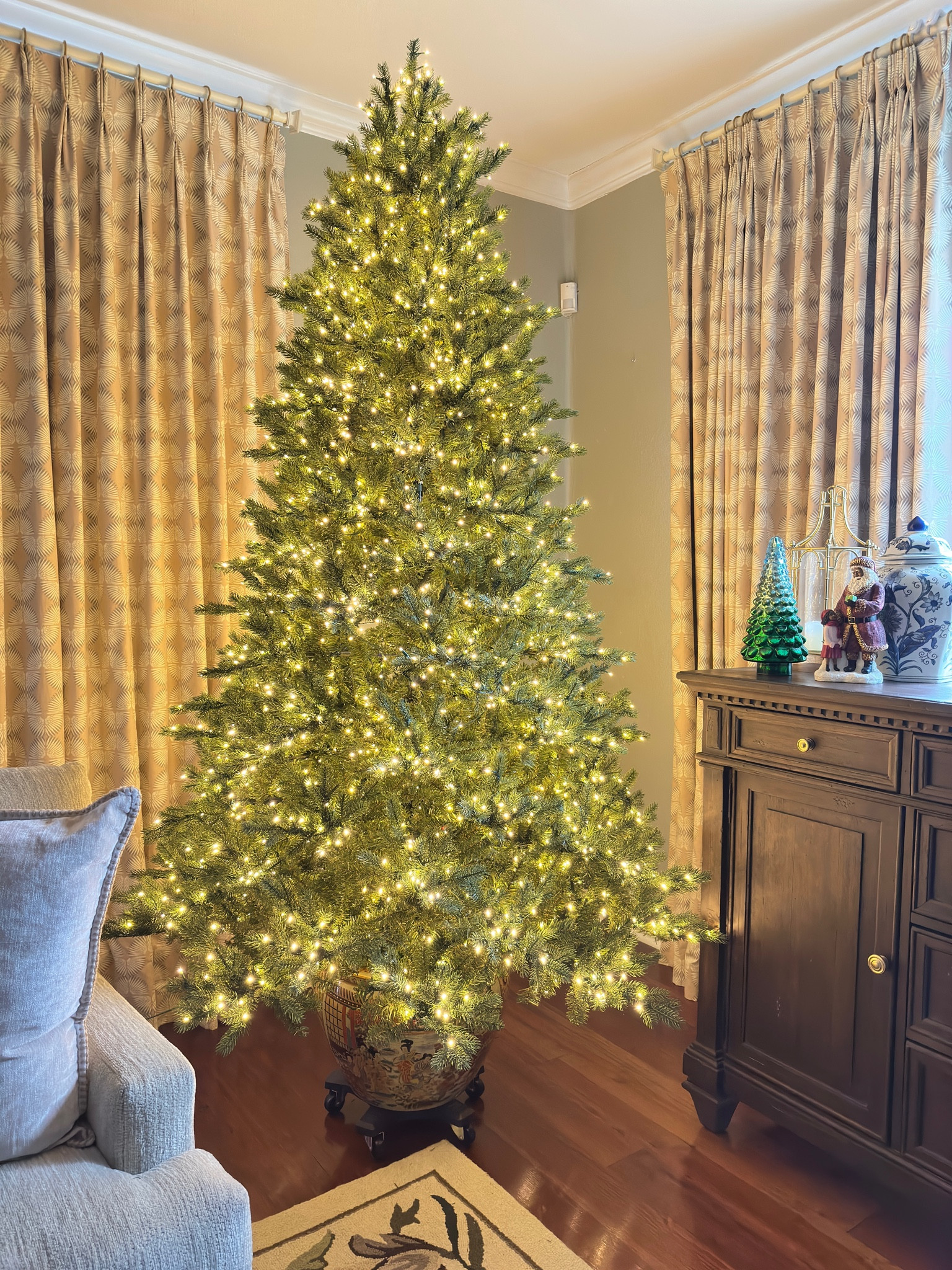 Viral Christmas Tree, 7.5 ft 3000 microled lights 

#LTKHoliday #LTKhome
