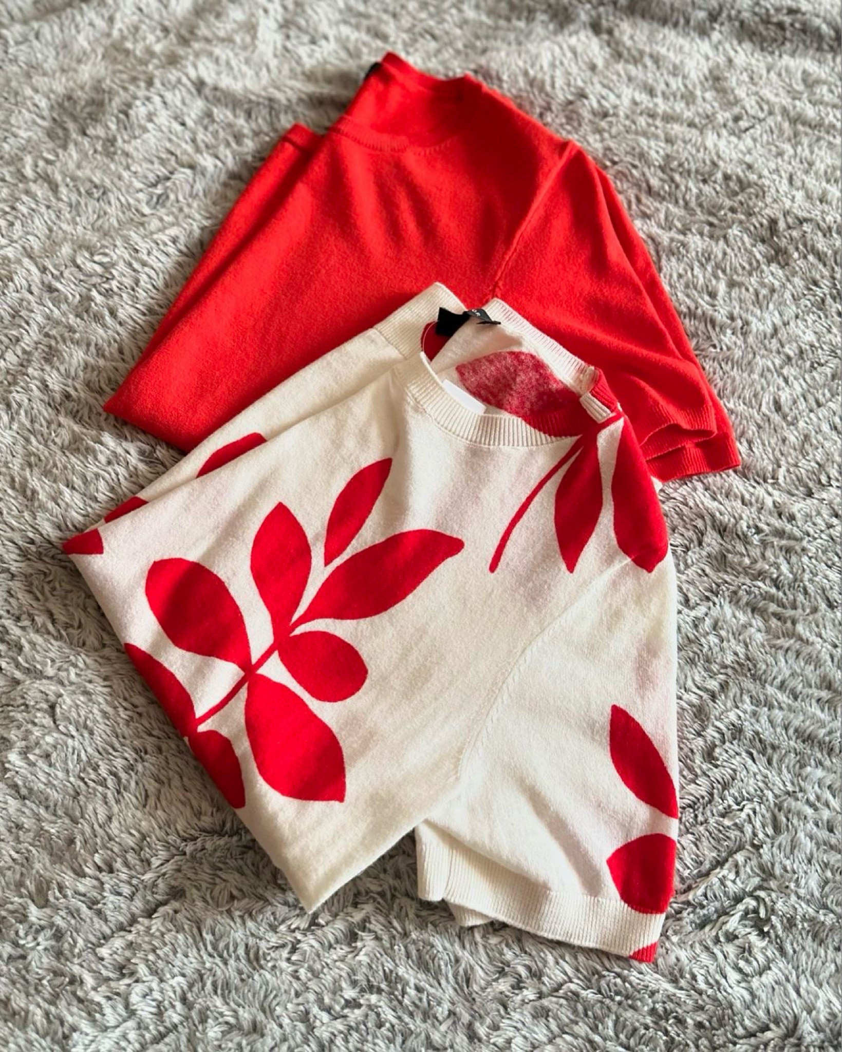 New summer tops at Ann Taylor. Colorful fashion, leaf top, print. Orange shirt. Crew neck. 

#LTKTravel #LTKSaleAlert #LTKWorkwear