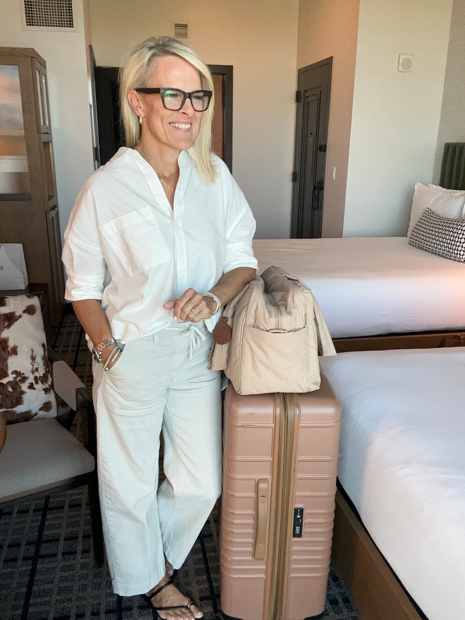My favorite carry on - from Calpak is 15% off

This bag is like magic. Fits under feet if needed or goes in overhead 

#LTKOver40 #LTKFamily #LTKTravel