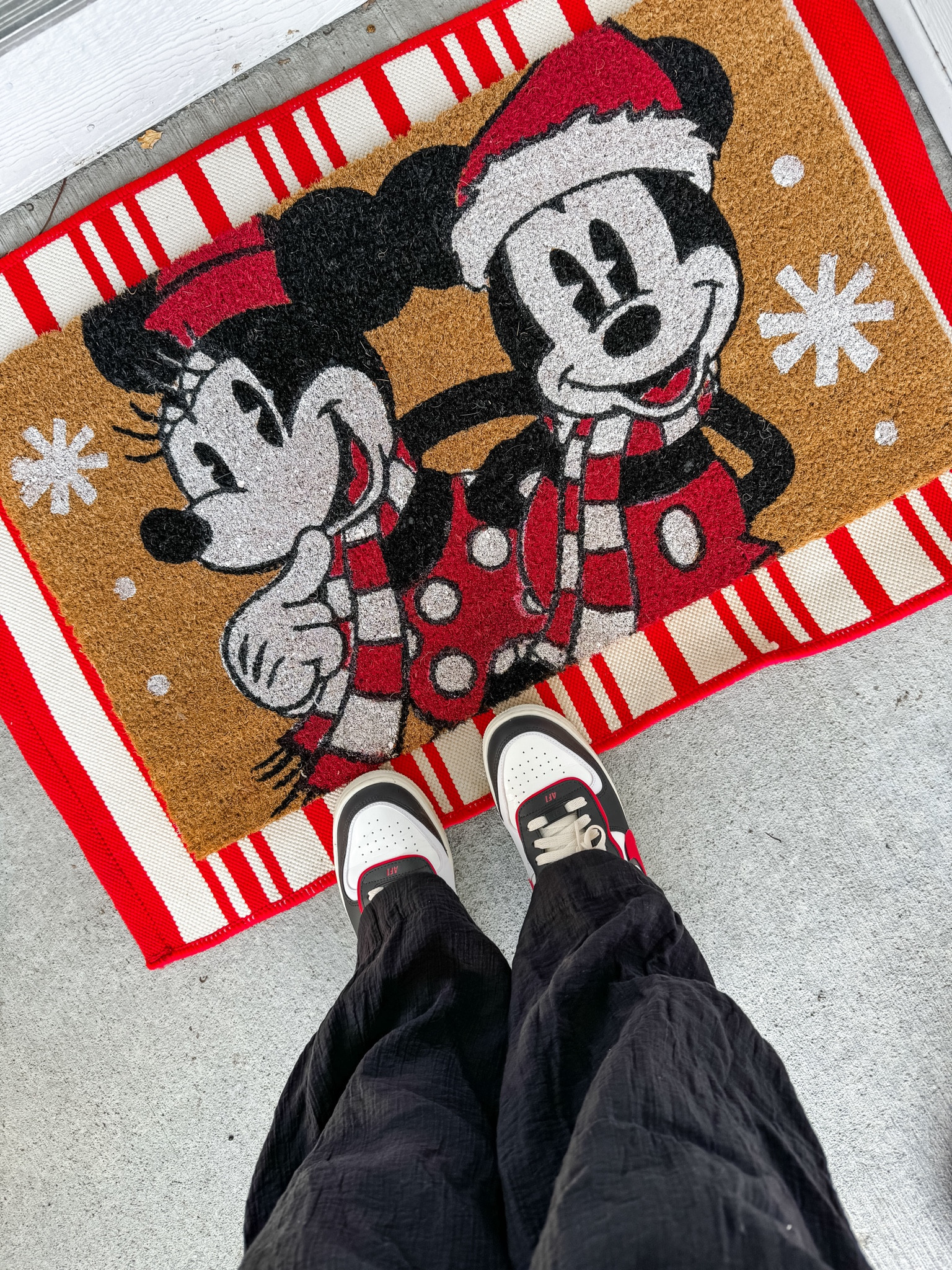 the cutest little holiday doormat from Target this year! 

#LTKHoliday #LTKSeasonal #LTKGiftGuide