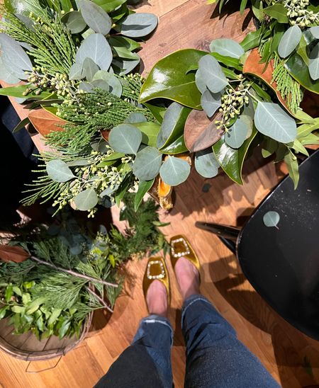 Wreath-making and wine tasting? Definitely a new holiday tradition for us thanks to @fableist … and my pretty velvet mules are 50% off!  

#LTKunder100 #LTKsalealert #LTKHoliday