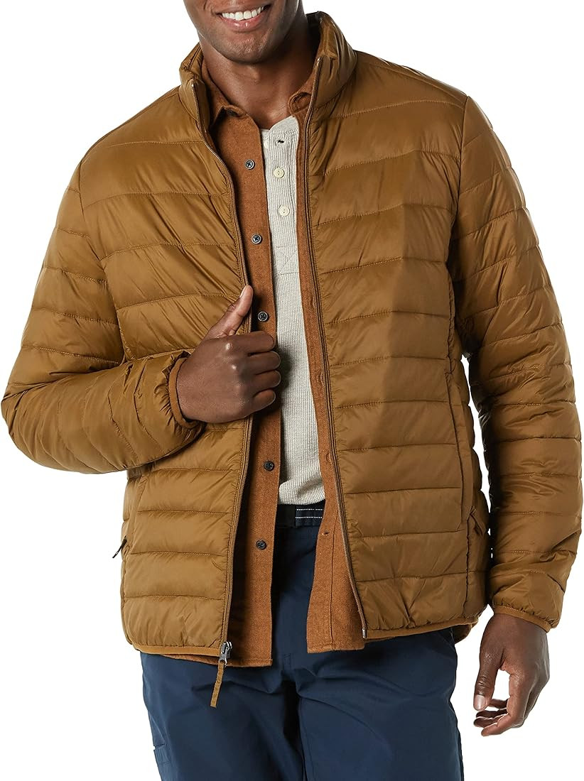 Amazon Essentials Men's Packable Lightweight Water-Resistant Puffer Jacket | Amazon (US)