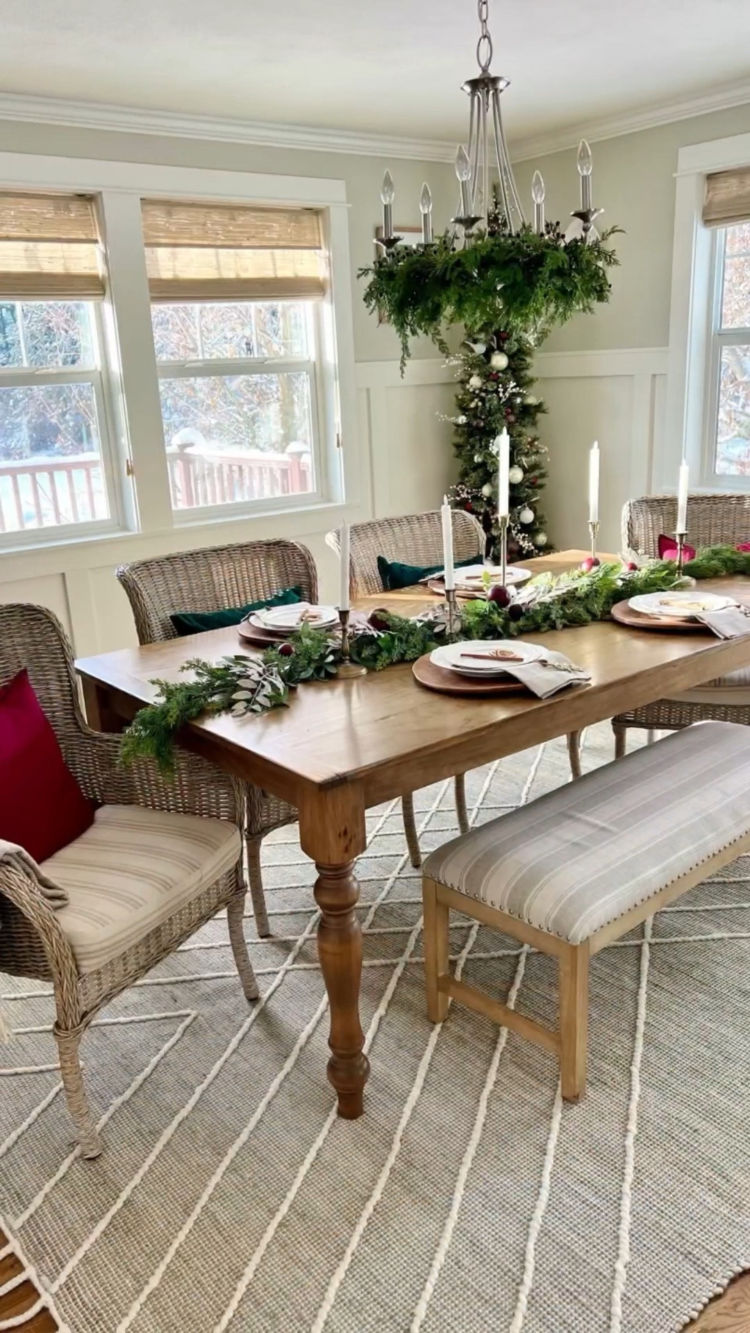 A curated collection of beautiful, holiday dining room decor. Using beautiful reds, greens, holiday garlands and gold accents. 

#LTKSeasonal #LTKHoliday #LTKhome