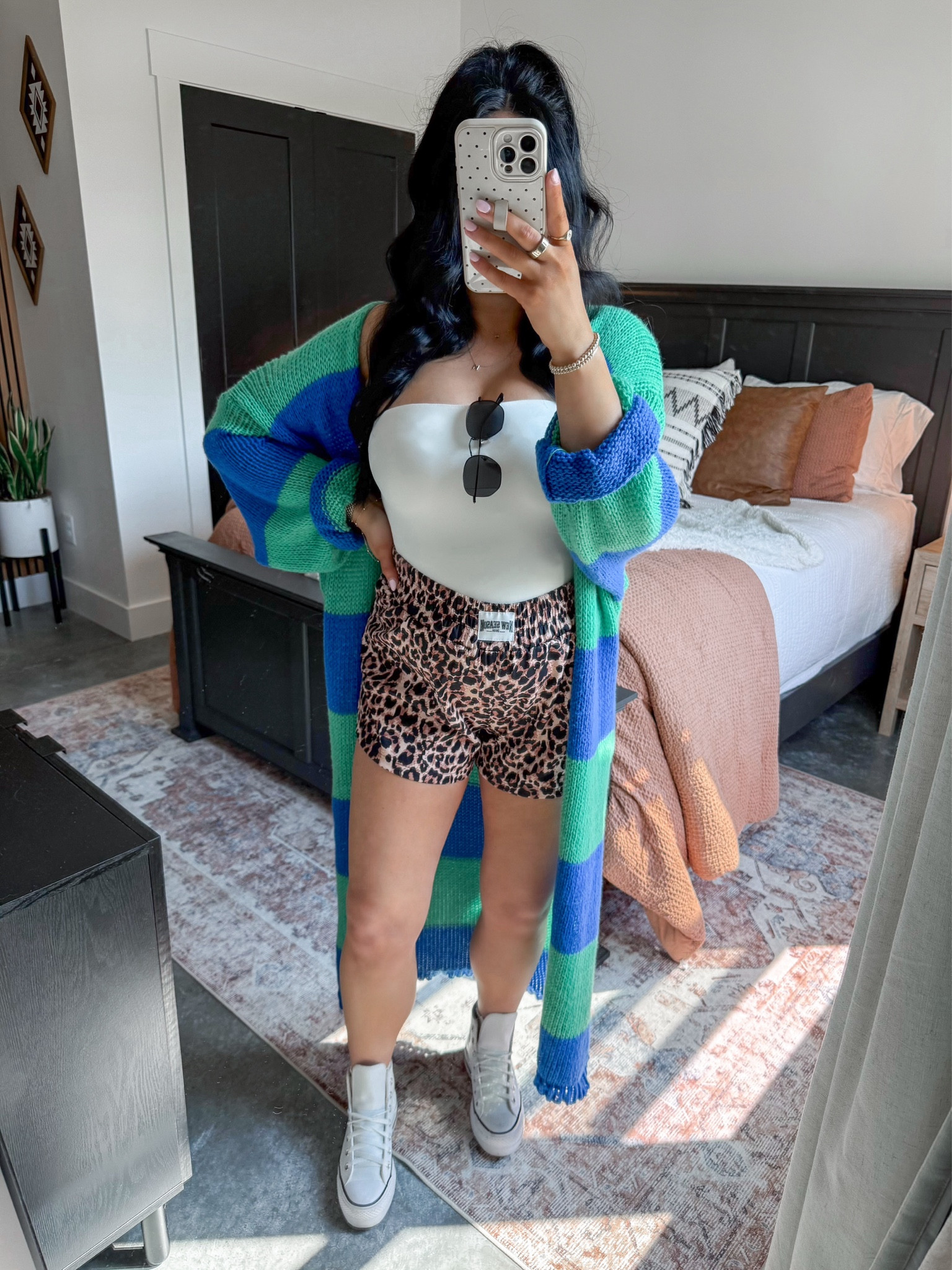 Dopamine Dressing the Bump 💙💚

Tube Top - small
Cardigan - small
Shorts - medium (sized up one for the bump!)

Love a good colorful outfit that has a little edge to it 👏🏼 I paired these leopard print boxer shorts with this striped duster cardigan, and finished the look with a basic tube top and my white leather platform converse sneakers. It's the perfect bump friendly spring transition look. 🤍



#LTKBump #LTKootd