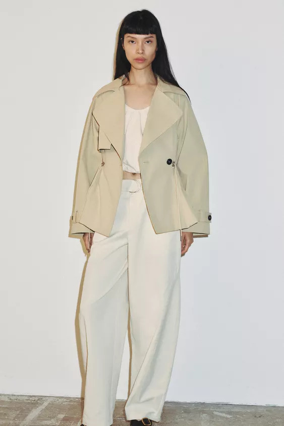 TRENCH COURTE À CAPUCHE | Zara FR