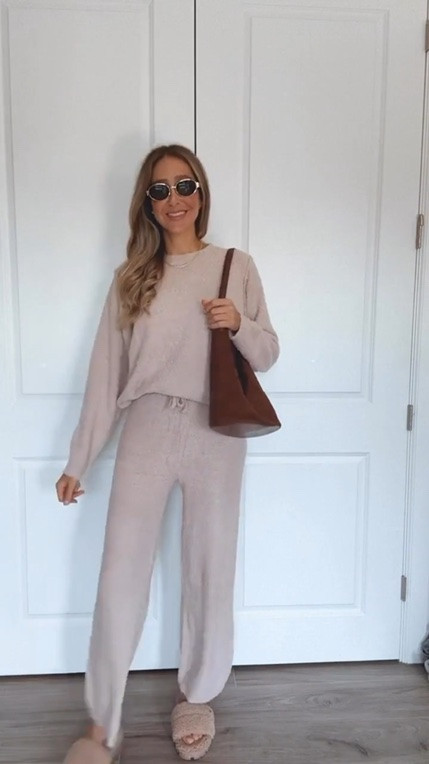 Amazon cozy set that I love! Super comfortable and stylish. Fits true to size and I’m wearing a size small 
Fall outfits women

#LTKgrwm #LTKU #LTKSeasonal