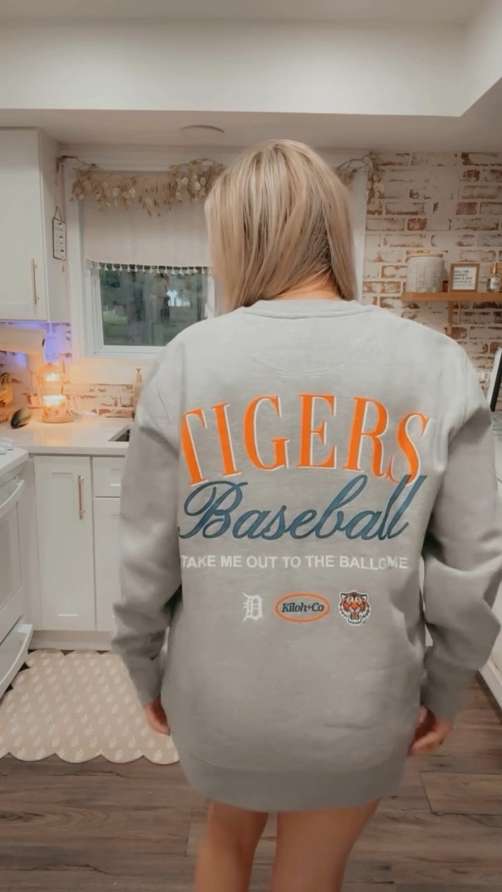 @kilohandco meets the @tigers ✨🐅
Game day is ALWAYS for the
girls

#KilohandCo #DetroitTigers #GameDayStyle #TryOnHaul #FitCheck #ExplorePage #Detroit